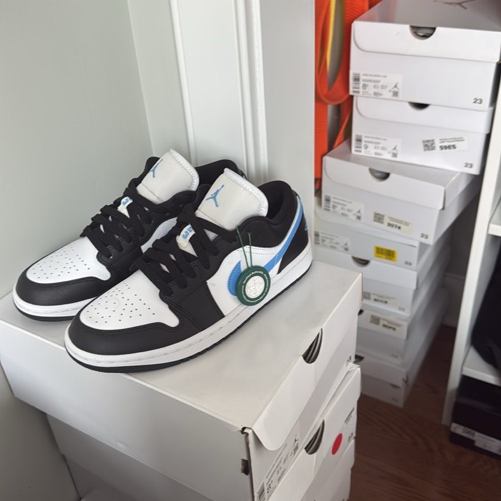 New! Jordan 1 Low Black University Blue with box and tags. All women sizes - Picture 6 of 6